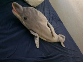 Stofftier Delfin Plüschtier grau guter Zustand