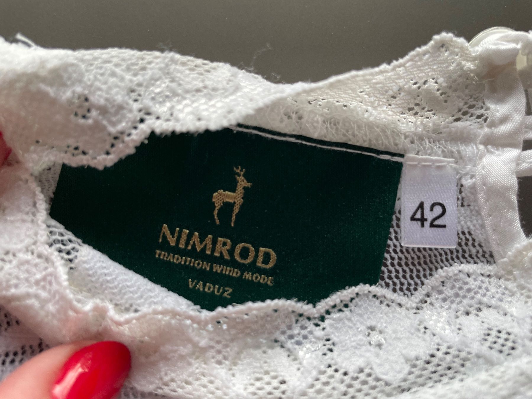 Top: Dirndl-Top aus Spitze, weiss, Gr. 42 – Usato da Balzers venduto da Golf-Lady 1