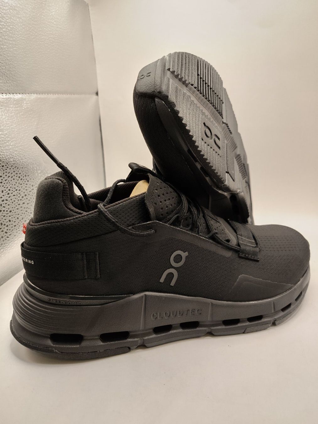 On Scarpe da uomo: On Running - Cloudnova 2 - All Black Gr. 40 – Nuovo e nell'imballaggio originale da Dällikon venduto da Retouren_Resale