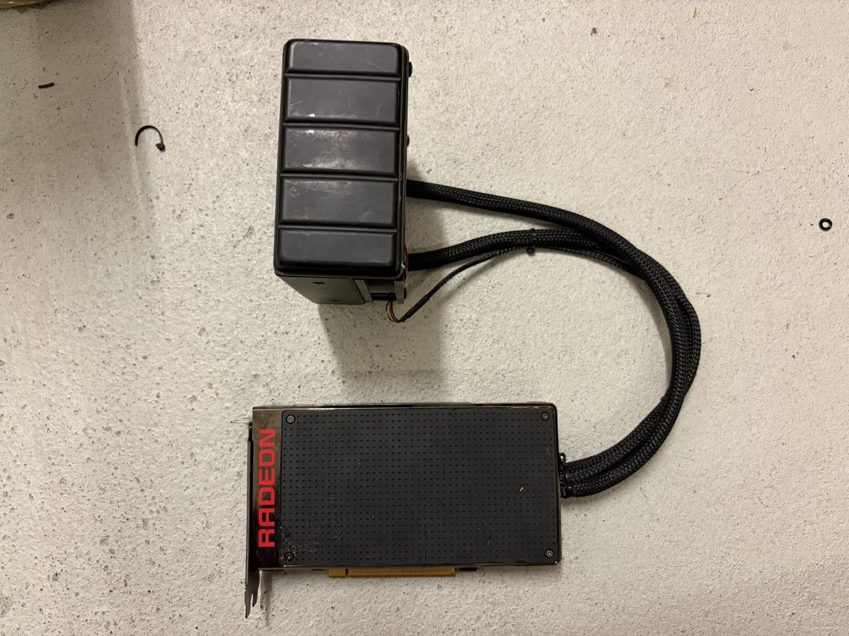 Amd Schede grafiche: AMD Radeon R9 Fury X – Usato da Altdorf UR venduto da F_abio 3
