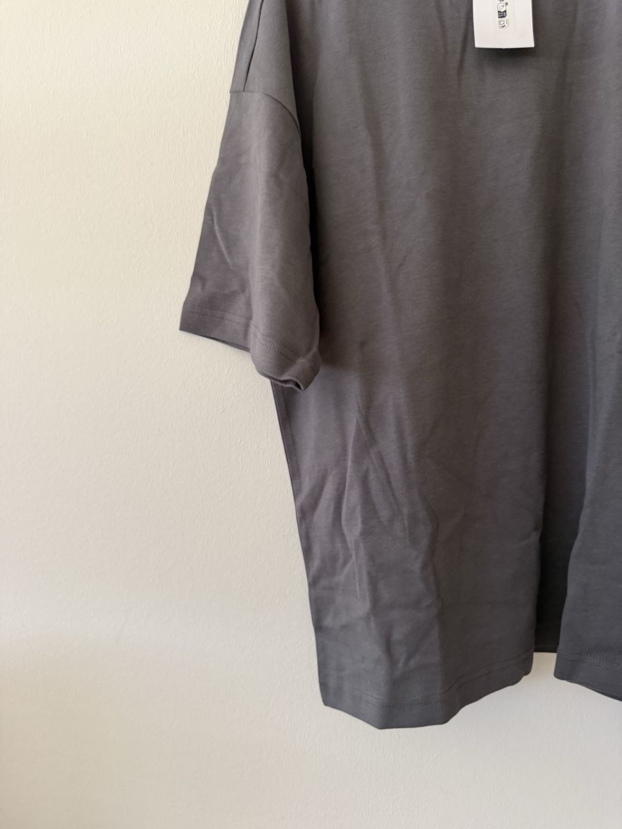 H&M T-shirt: T-shirt H&M Oversized  – Nuovo e nell'imballaggio originale da Monthey venduto da sen_6ckr 3