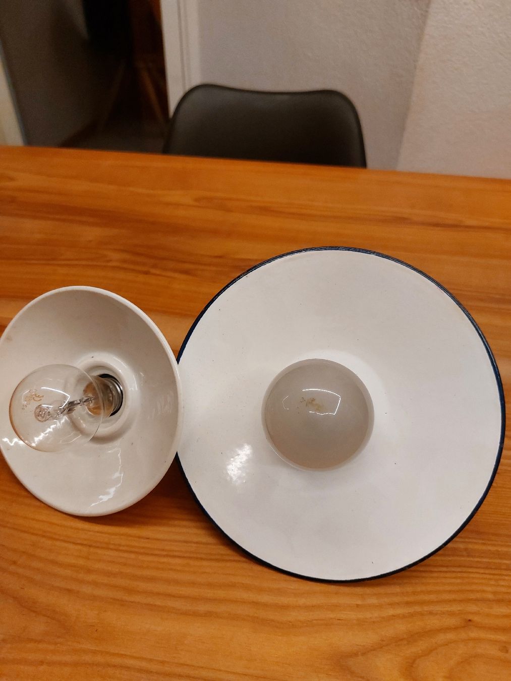 Lampade: 2stk alte Keller Lampen – Usato da Ganterschwil venduto da HeidiuPeter 4