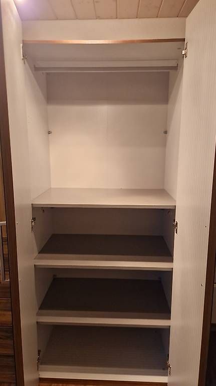 Armoires: Kleiderschrank – D'occasion à Heimisbach par Hallo1291 4