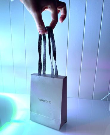 kleine graue Tom Ford Papier Tasche