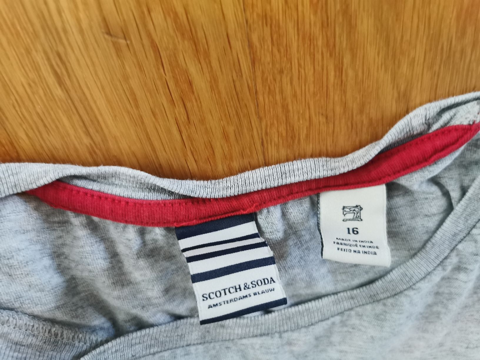 Scotch Soda Lotti di vestiti: Scotch shrunk Gr. S T Shirt/Pullover – Usato da Sursee venduto da Ventiduese 1