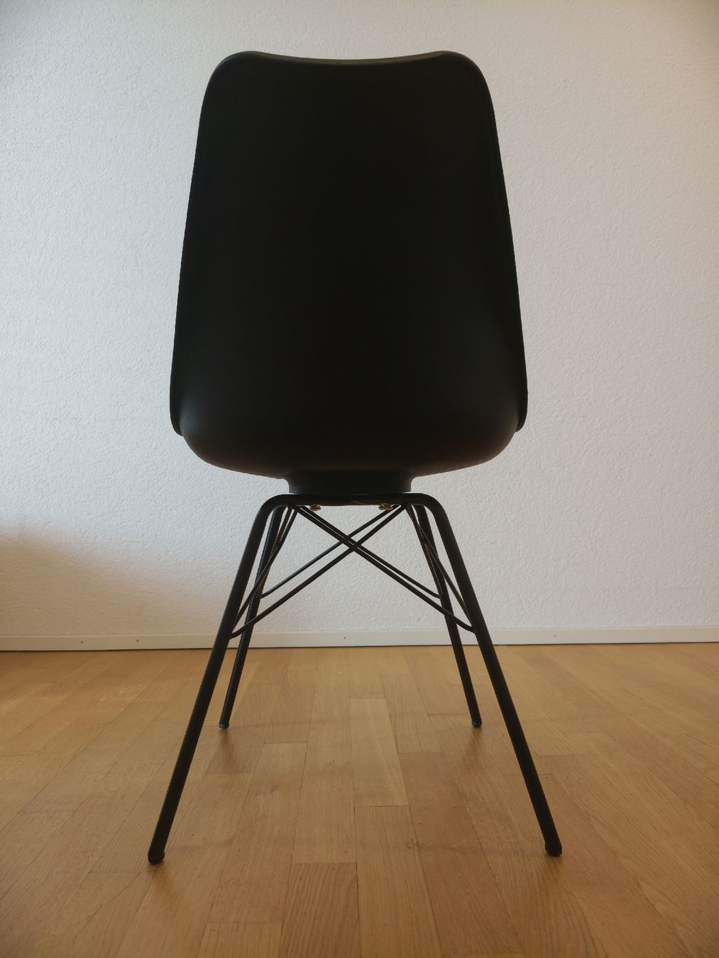 Conforama Chaises: 4x schwarze Esszimmerstühle – Neuf (Voir description) à Emmen par shi_l2g8 2