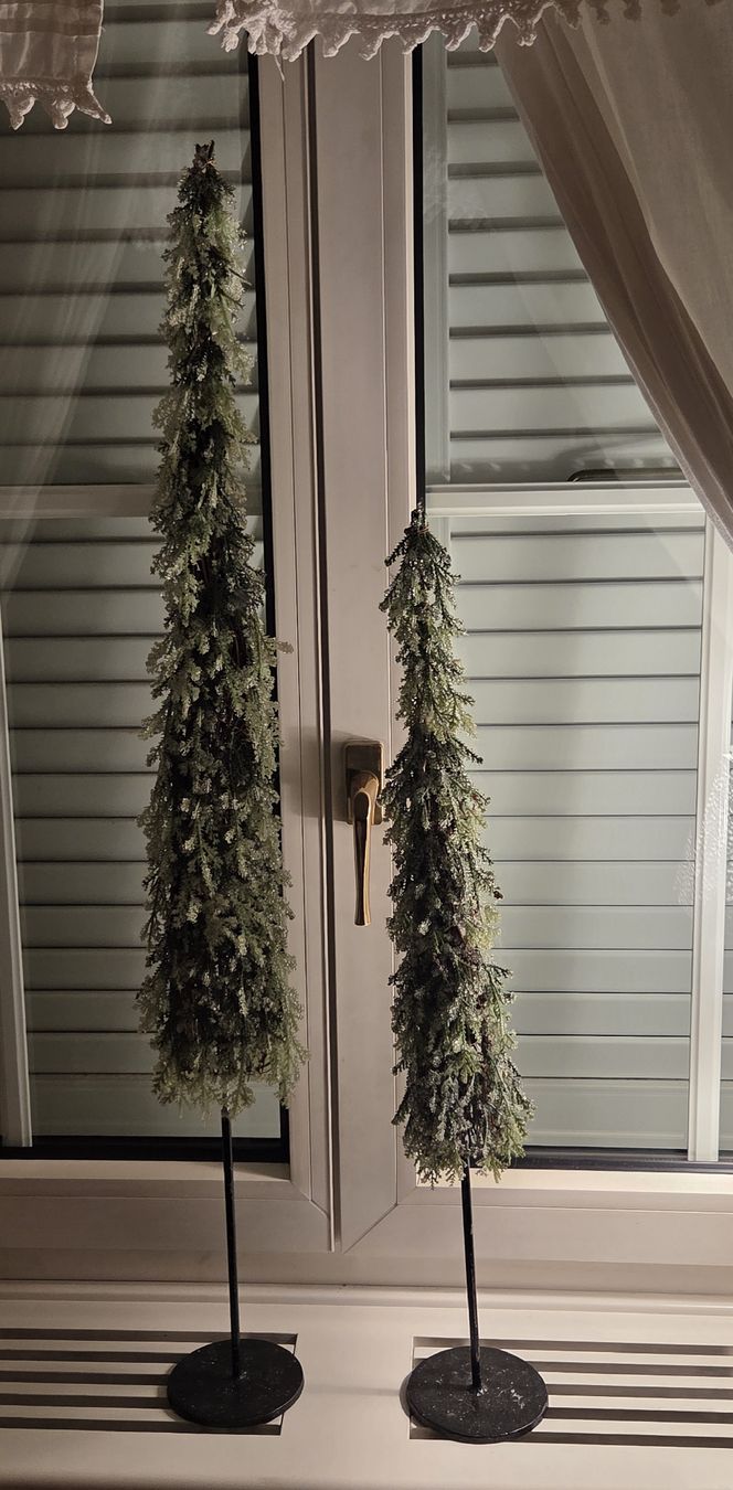 Tutte le decorazioni: 2 Künstliche Tannenbäume mit Schnee – Usato da Kölliken venduto da Lieblings-stuecke