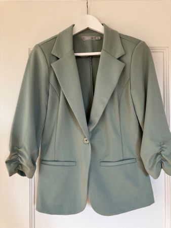 Stylisher, neuwertiger  Blazer von Fransa, Gr. 38