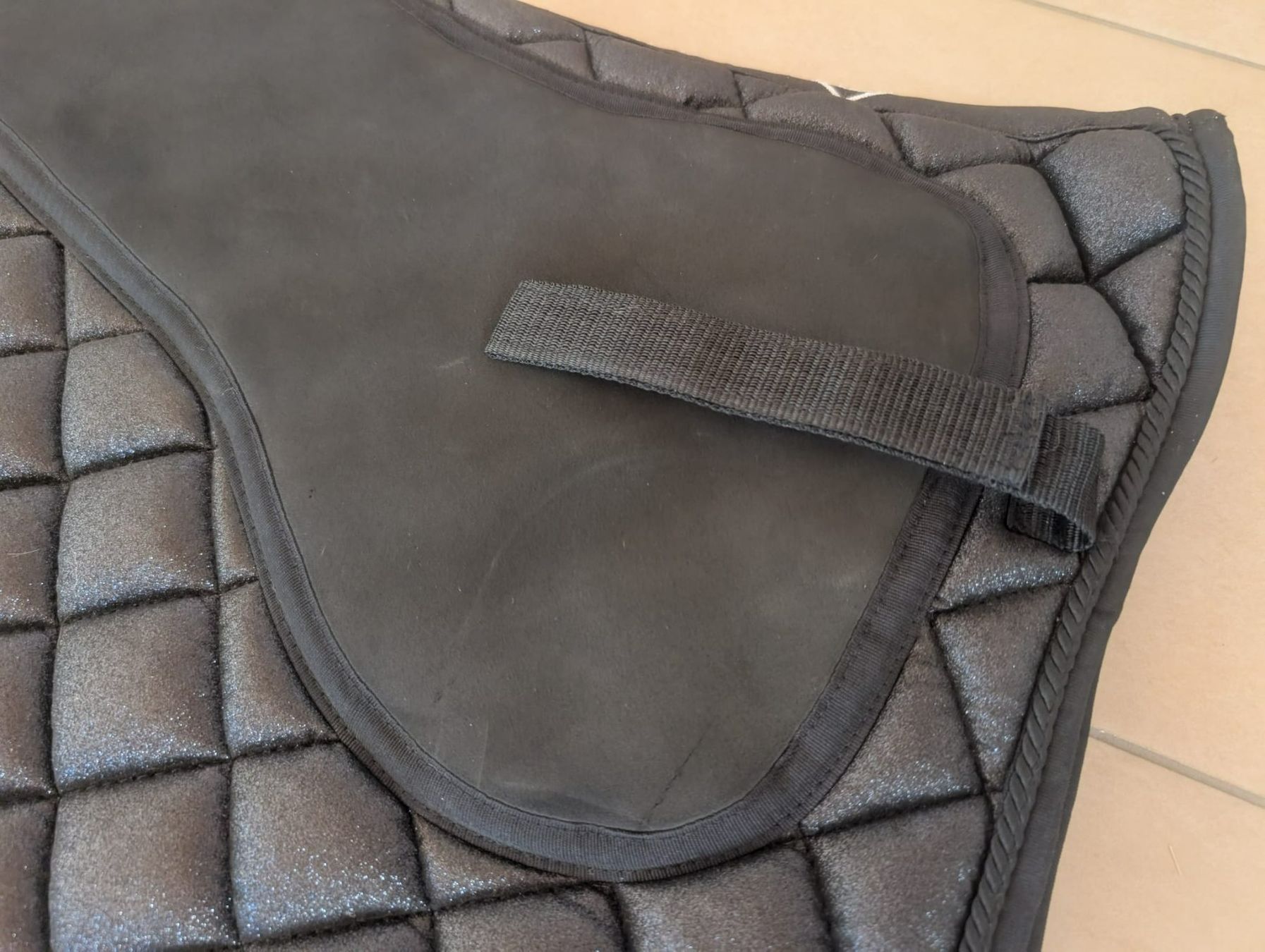 Decken: Satteldecke, Isländer, Glitzer, schwarz, Equos Aurora – Neu (gemäss Beschreibung) aus Glattpark(Opfikon) von BlidaNord 2