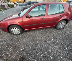 VW Golf Personenwagen rot gebraucht