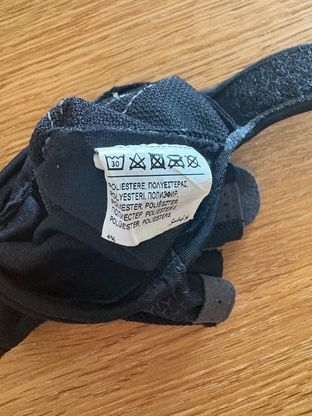 Altri accessori da uomo: Nike Extreme Trainingshandschuhe Polyester, Gr. S – Nuovo (secondo la descrizione) da Sutz venduto da adrian.kaeser 9