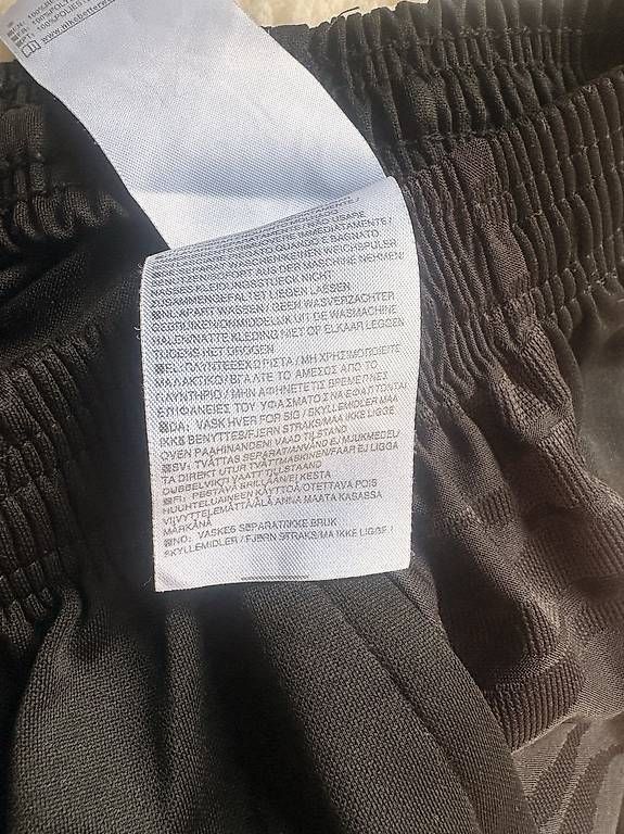 Pantalons: PSG pink pants – D'occasion à Bidogno par sch_bby9 2