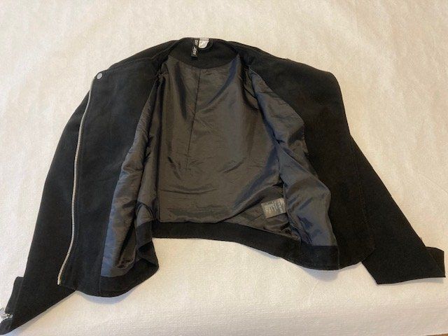 H&M Giacche: 1 Damen-Jäckli schwarz, H&M, Gr. 36 – Usato da Richterswil venduto da Hausi12 2