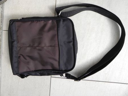 Umhängetasche TCM klein neuwertig ca 25 x 20 x 8
