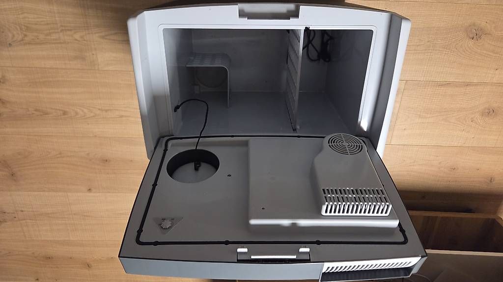 Mobicool Frigoriferi & Refrigeratori: Glacière électrique 35L – Usato da Echandens venduto da Artofsnow 2