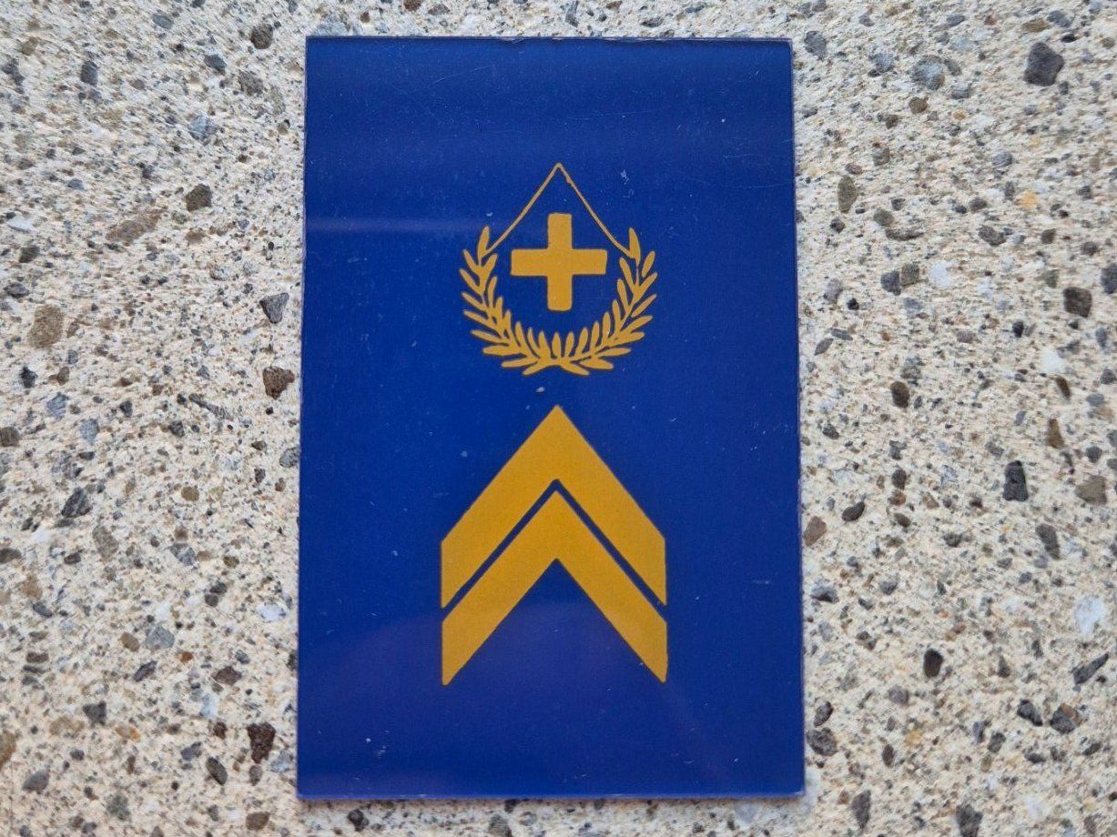 Schweizer Armee Plaketten & Abzeichen: *** Gradabzeichen Feldweibel Schweizer Luftwaffe *** – Gebraucht aus Riedholz von fr_sIruP