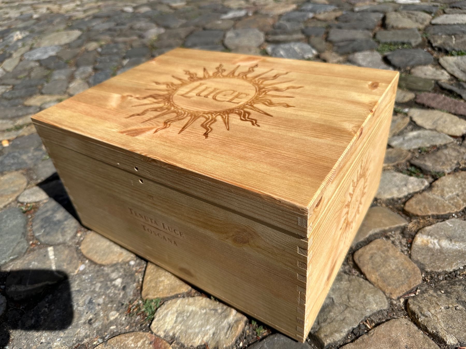 Sonstiges: Schöne Weinkiste Luce Klappdeckel – Gebraucht aus Zürich von atlantis77