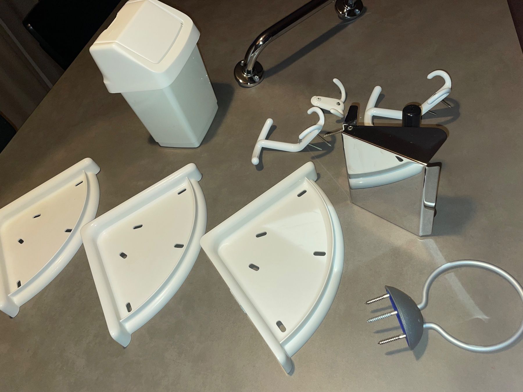 WC: Badezimmer Zubehör Set – Usato da Fislisbach venduto da arse 1
