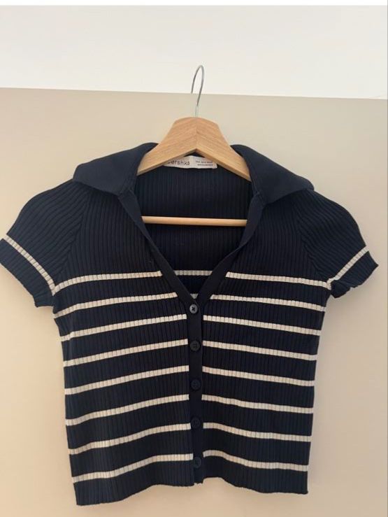 Bershka Top: Top Bershka taille M – Usato da Gampelen venduto da Pileah