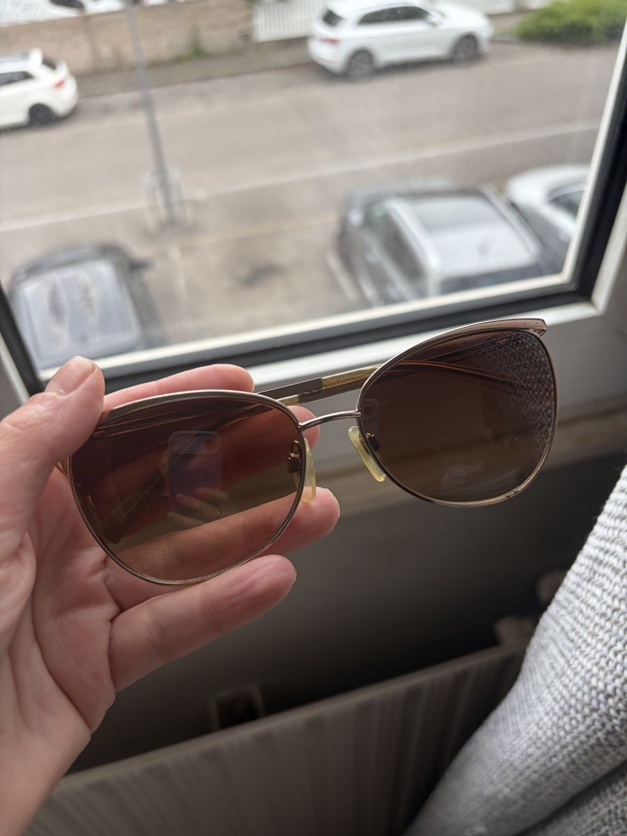 Burberry Brillen & Gläser: Burberry Sonnenbrille  – Gebraucht aus Basel von Brunner.T 3