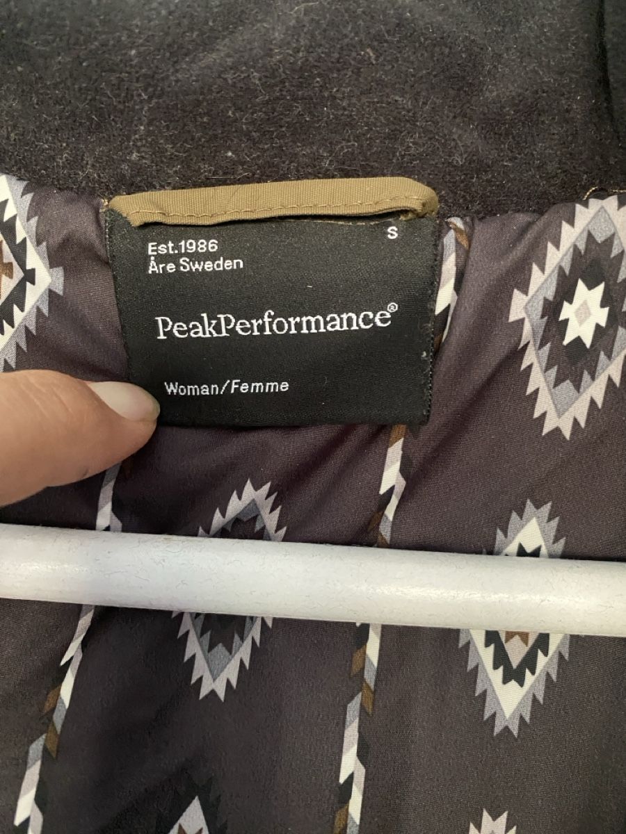 Peak Performance Jacken: PeakPerformance Damen Jacke oliv S – Gebraucht aus Ittenthal von Lorinakuprecht0 3