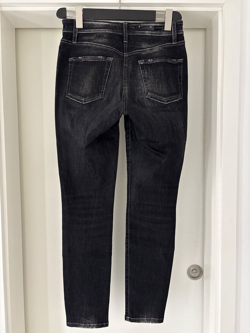 Cambio Jeans: Cambio Jeans schwarz "used-look"  Gr. 38 – Usato da Richterswil venduto da ZueriLake2 2