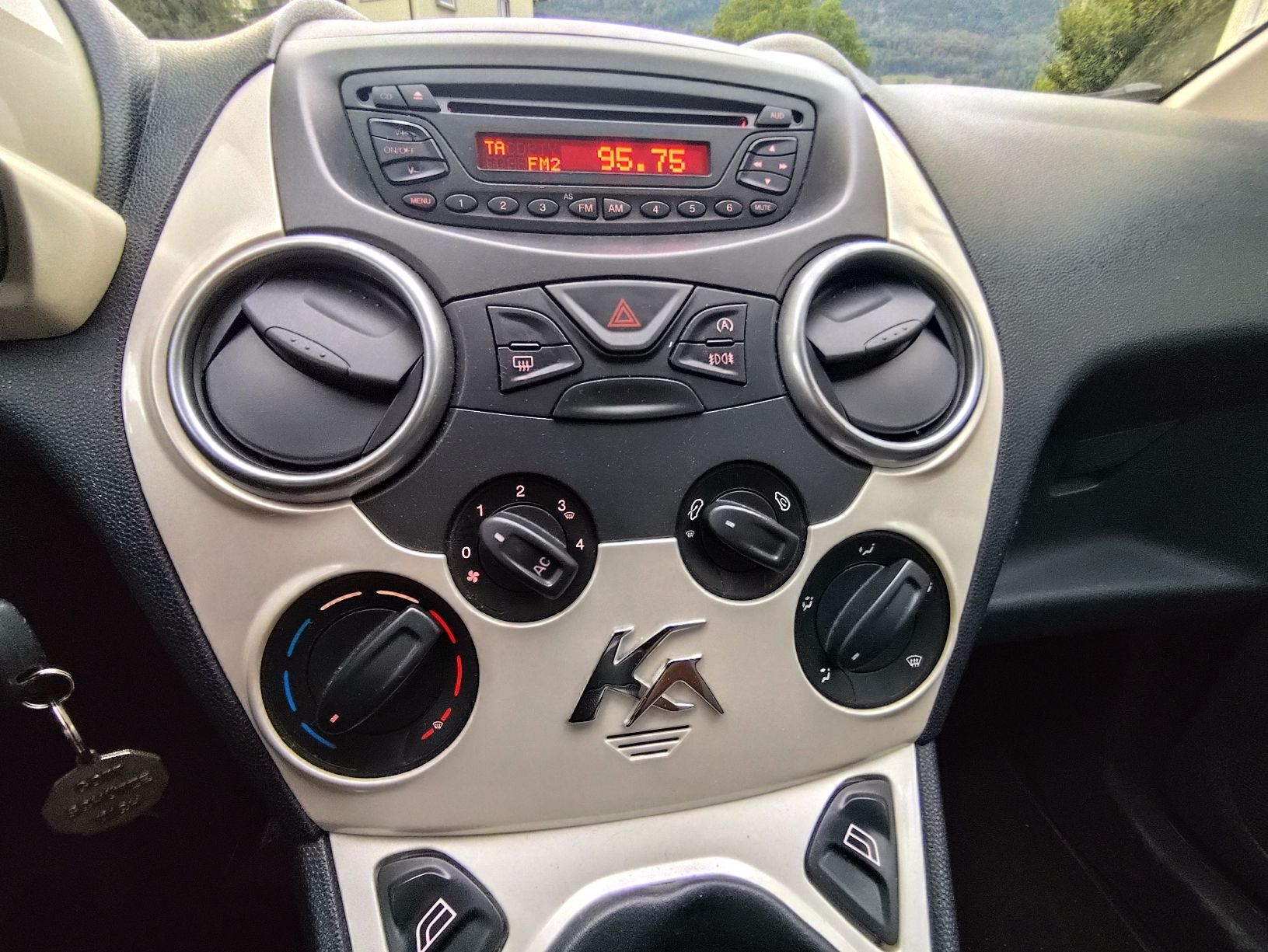 Ford Autos: Ford KA – D'occasion à Wolfenschiessen par Andre090 5