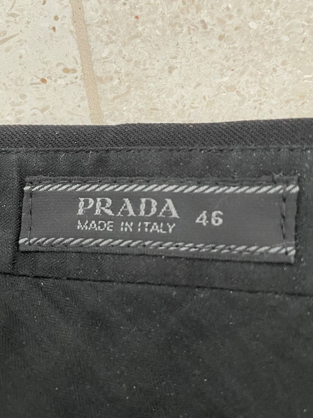 Prada Pantaloni: Prada Herrenhose schwarz XS – Usato da Zürich venduto da Elodie_s 3