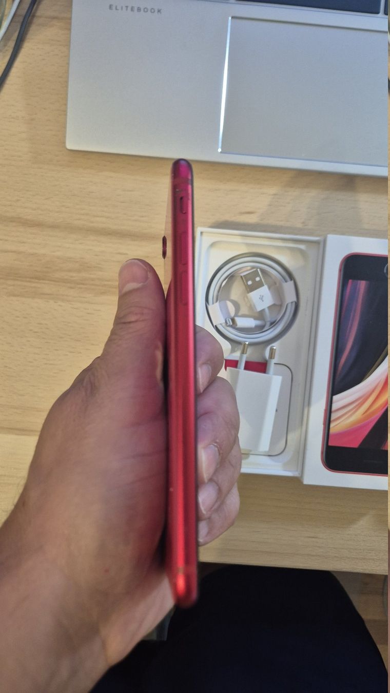 Apple Telefoni cellulari / Smartphones: iPhone SE 2020 64GB Red 3031 – Usato da Münchenbuchsee venduto da MV_Solutions 7
