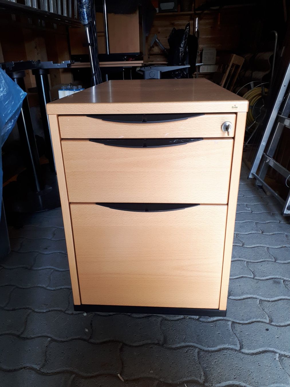 Armadi: Büro Inventar – Usato da Kesswil venduto da sommmerwind67 2
