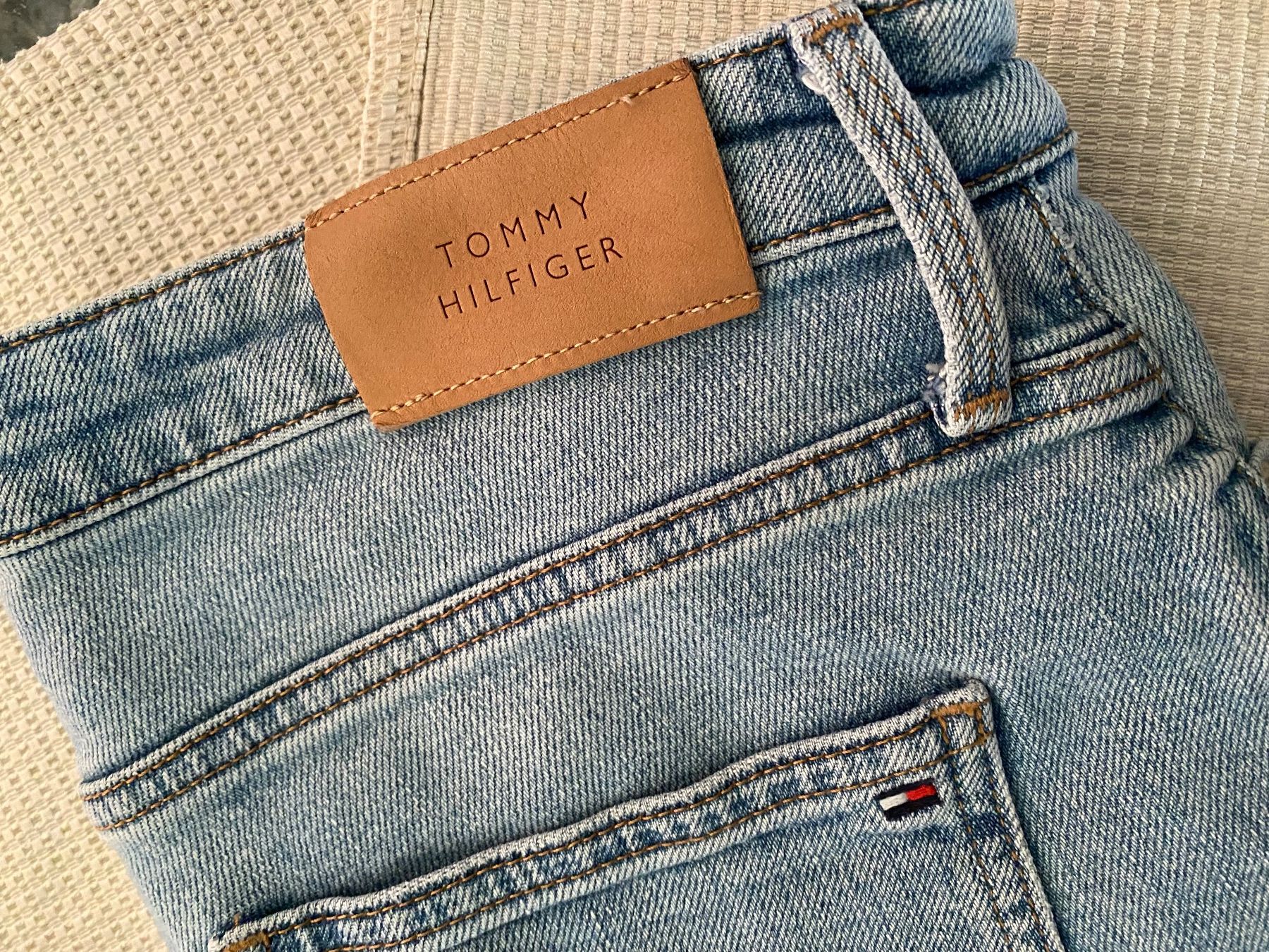 Tommy Hilfiger Jeans: Tommy Hilfiger Bootcut W30 / L32 – Usato da Allenwinden venduto da Obalu 3
