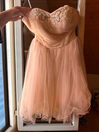 Hübsches Tüllkleid kurz mit Perlenapplikationen
