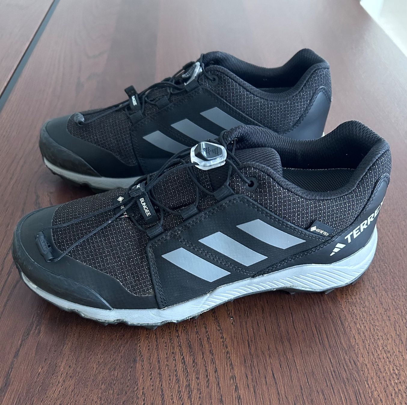 Adidas Scarpe per ragazzi: Trekkingschuhe Adidas; Gr. 37 1/3 – Usato da Rothenburg venduto da rape