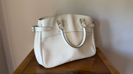 Louis Vuitton Passy PM cuir Épi blanc, sac à main