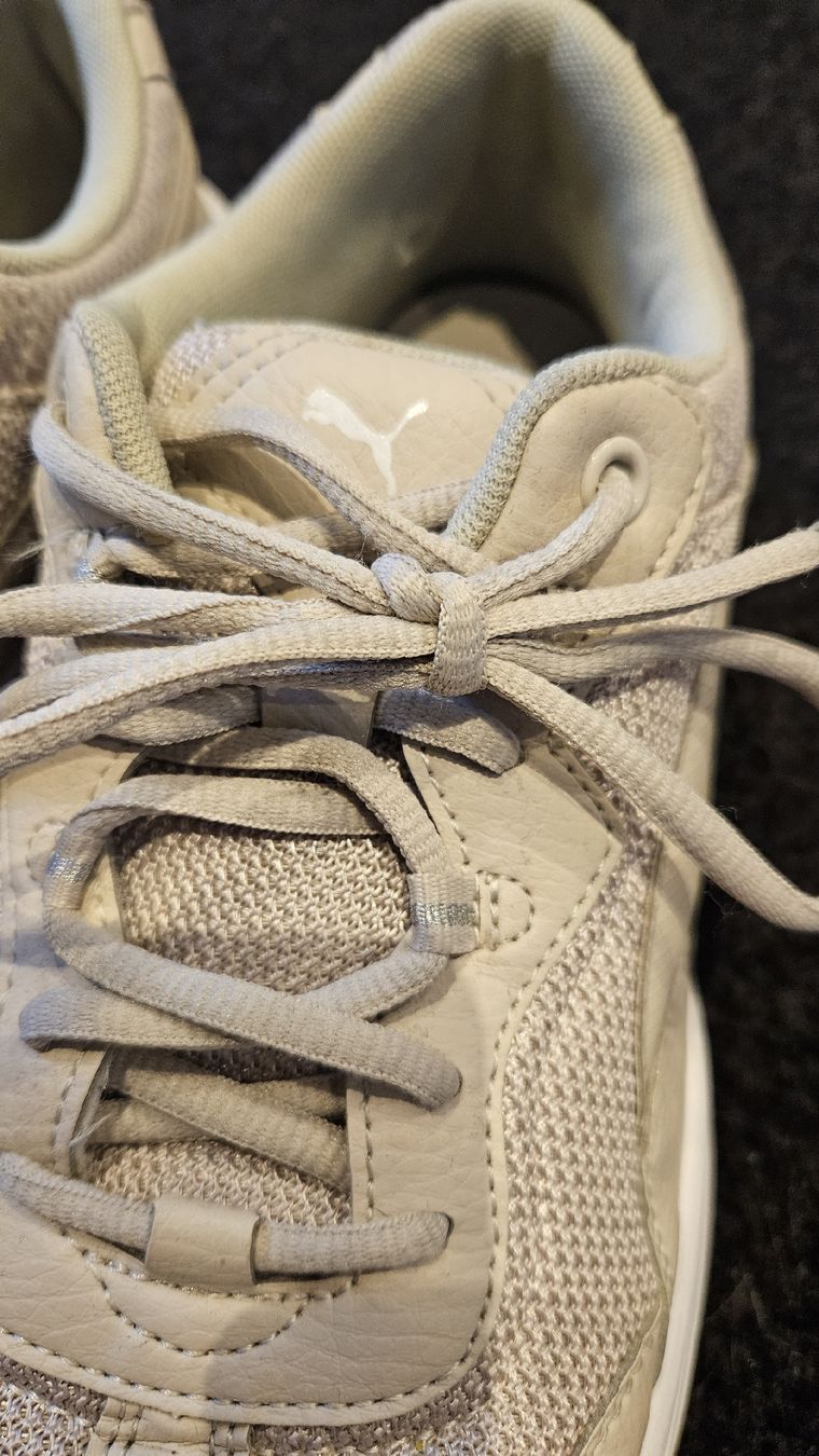 Puma Damenschuhe: Cremefarbene Sneaker Puma Gr.39 – Gebraucht aus Hettlingen von Leaena279 2
