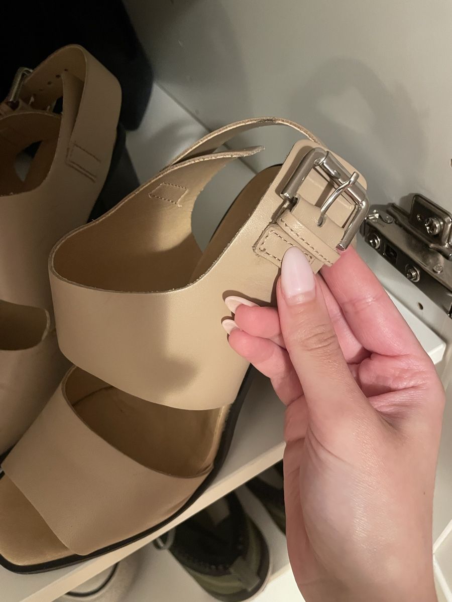 Scarpe da donna: Nude Block Heel Summer Sandals, Size 38 – Usato da Bazenheid venduto da hat_96 2