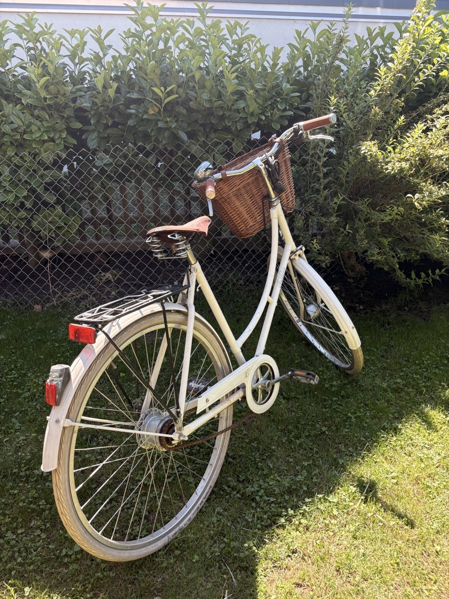 Biciclette: Pashley Damenrad weiss mit Korb – Usato da Altdorf UR venduto da nemio.shop 1