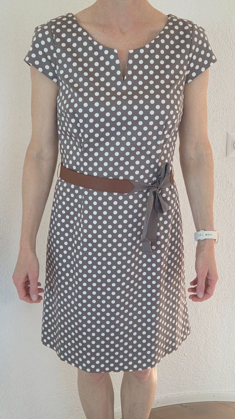 Comma Kleider: Kleid Comma – Gebraucht aus Nürensdorf von Aw18