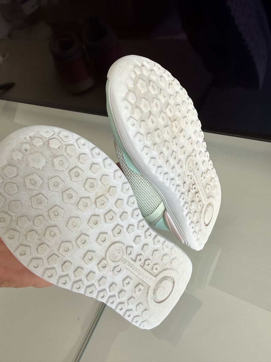 Scarpe per ragazze: Mädchen Schuhe 26 gr  Elefanten – Usato da Dübendorf venduto da Ilsaporedelviaggio 3