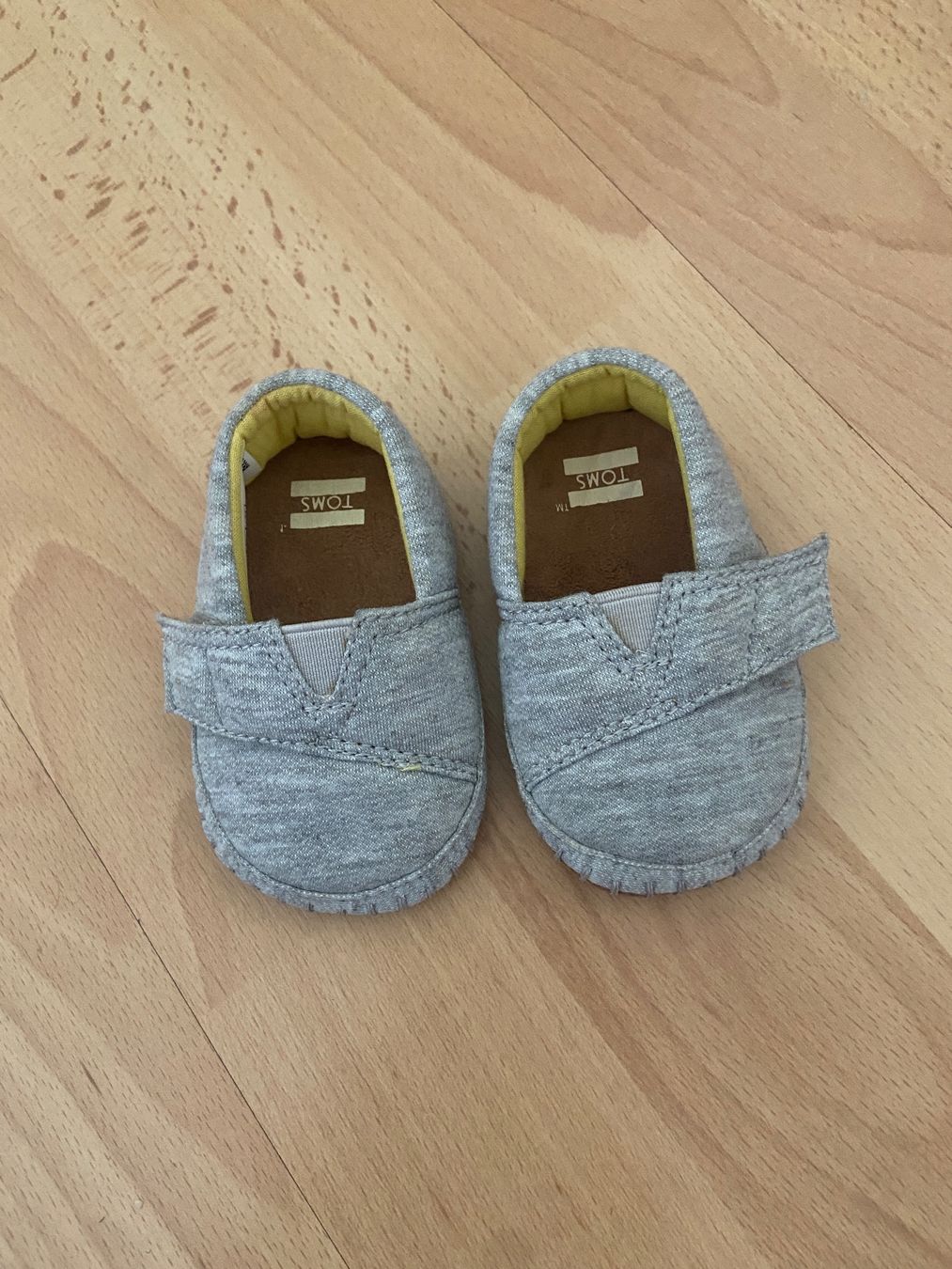 Toms Scarpe per ragazzi: Baby TOMS Schuhe, Grösse 17.5 – Nuovo (secondo la descrizione) da Kloten venduto da zizibru