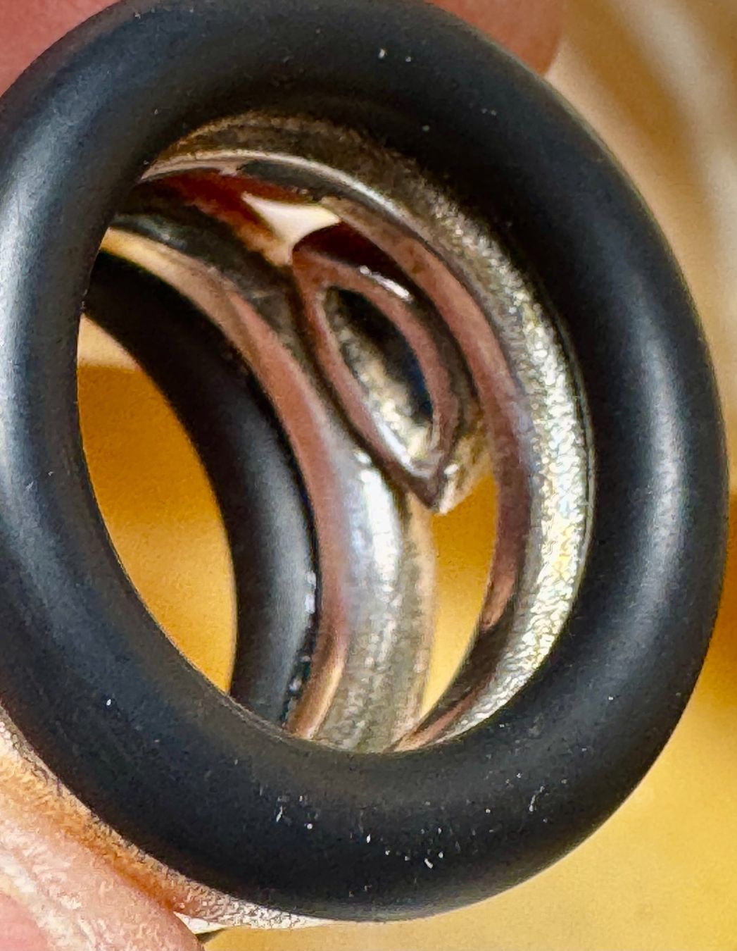 Anelli: Handgeschmiedeter Silberring mit blauem Saphir & Kautschuk – Nuovo e nell'imballaggio originale da Jona venduto da Herzschmiede 6