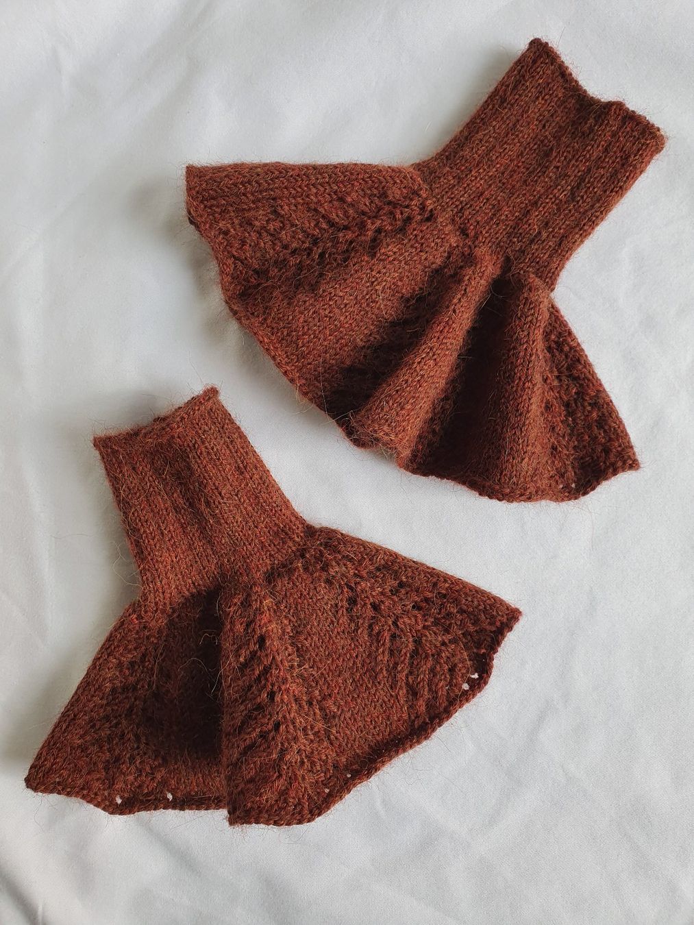 Guanti & manicotti: Pulswärmer, Handgestrickt, Handstulpen, Geschenk – Nuovo e nell'imballaggio originale da Neunkirch venduto da Sandramay 1