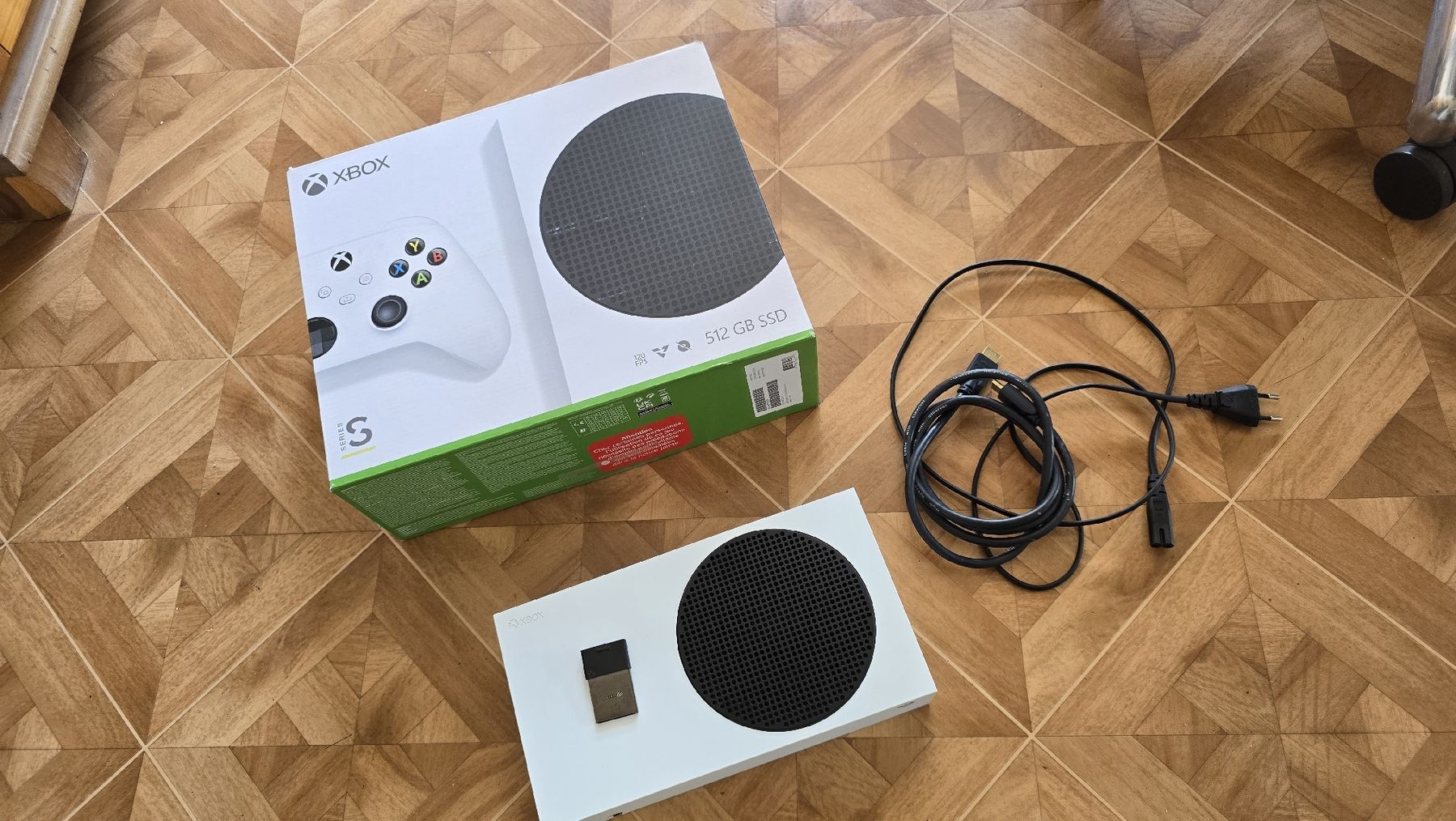 Microsoft Console: Xbox Series S + câble + 1tb expension – Usato da Lausanne venduto da MickyNuts