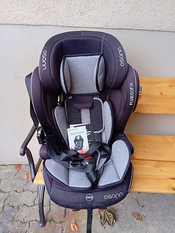 Seggiolini per auto: Kindersitz mit Isofix – Usato da Reigoldswil venduto da Thgirl93 2