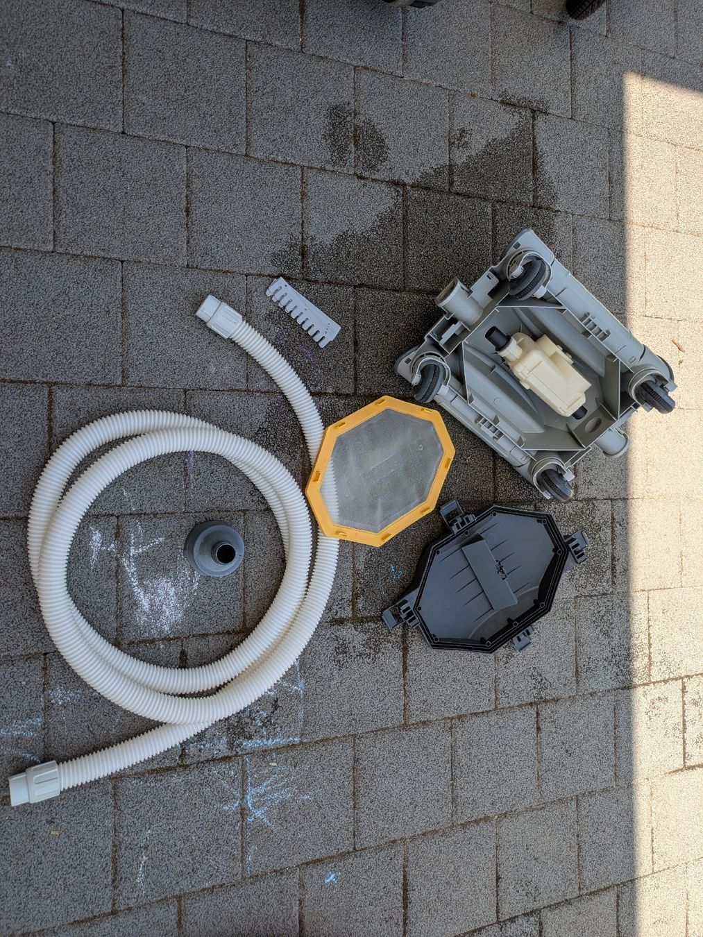 Intex Accessori per Piscine: Intex Poolroboter Poolreiniger – Usato da Bubendorf venduto da Ottimat 1