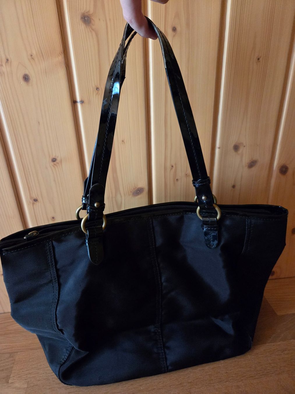 Tommy Hilfiger Borse da donna: Tommy Hilfiger Handtasche ab 1.00 CHF – Usato da Sattel venduto da Eriam03 1