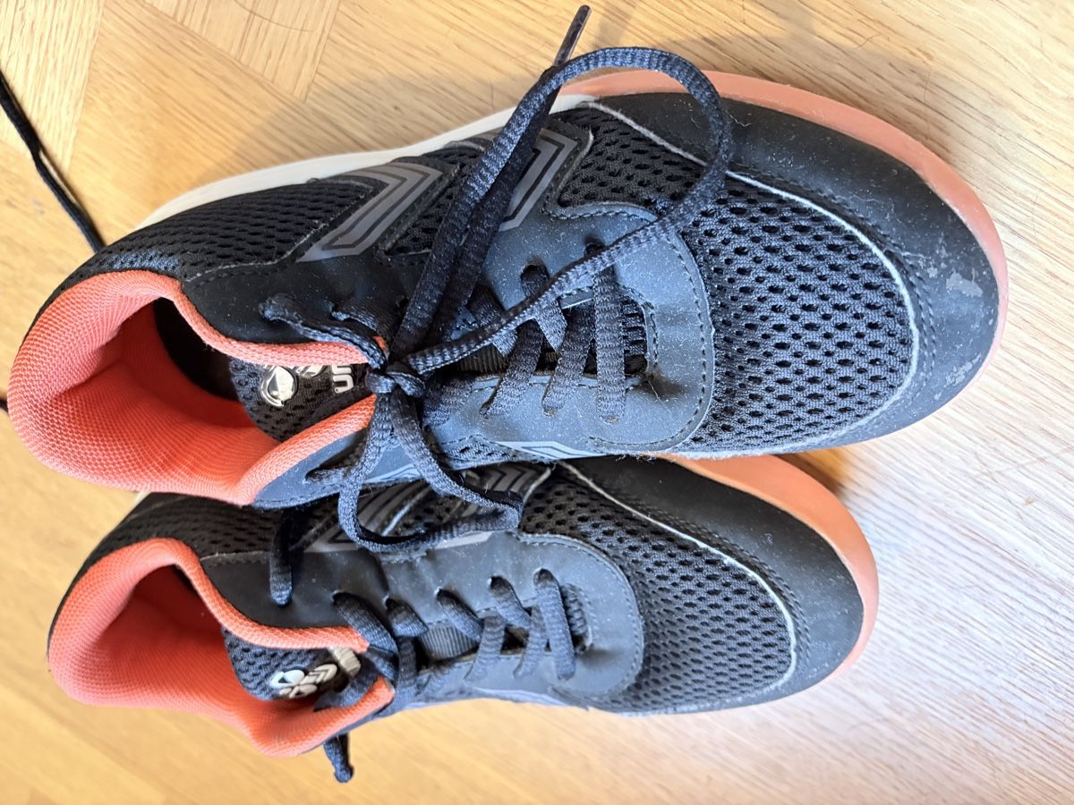 Herrenschuhe: Hummel Hallenschuhe Grösse 35 – Gebraucht aus Riehen von Grayje4 1