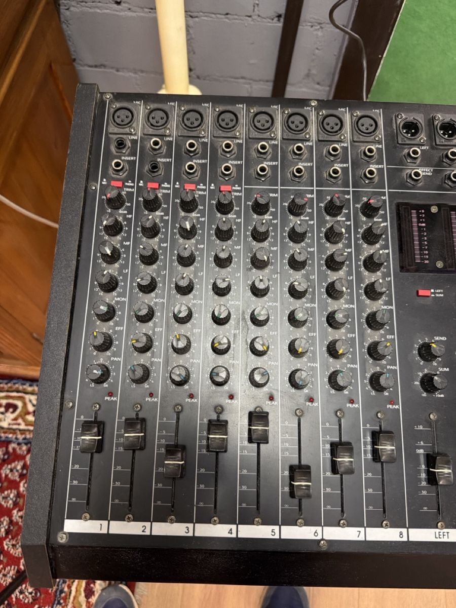 Console di mixaggio: Samick SM-820P Console di Mixaggio Usato – Usato da basel venduto da Swiss._.1978 2