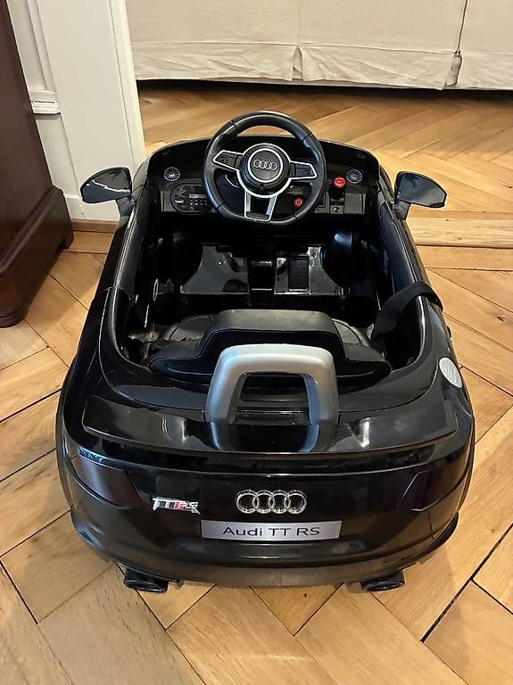 Veicoli per bambini: Voiture électrique pour enfants audi TT – Usato da Genève venduto da ale_z2vv
