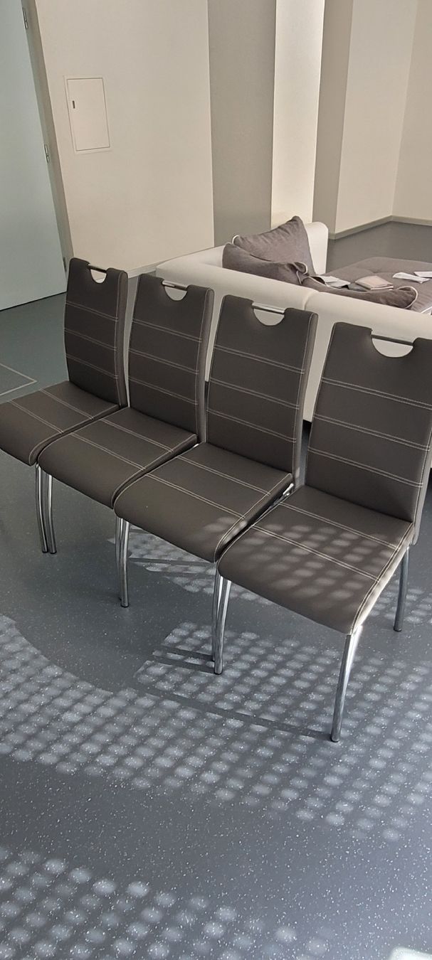Tischset: Glass Dining Table with 4 Chairs - Modern Design! – Neu (gemäss Beschreibung) aus Biel/Bienne von dny_qqw5 4
